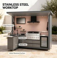 Station de cuisson extérieure personnalisée avec auvent rétractable et barbecue à gaz intégré pour jardin de villa