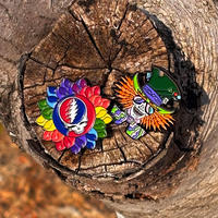 Vente flash : Épingles à badges de festival en gros, cadeaux de festival de dessins animés, conception personnalisée, épingles à chapeau Grateful Dead Heady Metal