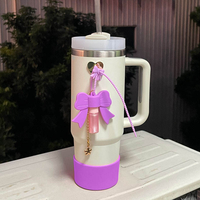 Nouveau tube de brillant à lèvres carré transparent personnalisé de luxe avec capuchon nœud, étiquette privée, base de gloss à lèvres