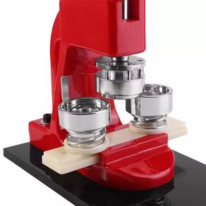 Precio Especial: Máquina de Chapas Redondas Manual Personalizada SAGER Roja con Riel Deslizante, Materiales de Aluminio y Plástico, 1 Año de Garantía - Product Image 4