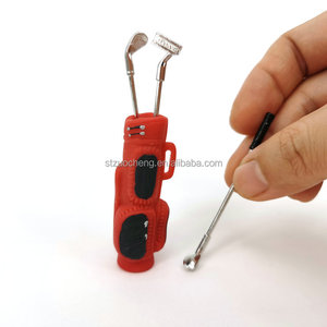 1:6 1:12 Accessoires pour <span class=keywords><strong>maison</strong></span> de poupée Simulation miniature en métal clubs de golf accessoires pour <span class=keywords><strong>maison</strong></span> de poupée <span class=keywords><strong>jouet</strong></span> avec couvercle de <span class=keywords><strong>club</strong></span> de golf - Product Image 1