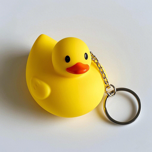 Llaveros promocionales de llavero de Metal de Pvc de pato de goma amarillo de vinilo de diseño personalizado de alta calidad - Product Image 3