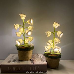 ของตกแต่งรถยนต์ ดอกไม้ถักโครเชต์ทำมือ ต้นลิลลี่วัลเลย์ในกระถาง พร้อมไฟกลางคืน - Product Image 4