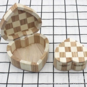 Boîte à bagues en bois en forme de cœur, 12x10.5x5.5cm, rangement créatif pour bijoux, emballage cadeau, nécessités quotidiennes pour la maison - Product Image 1