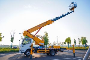 Nuevo Camión con Plataforma Elevadora ISUZU de 30m, Marca Reconocida, con Cesta y Control Remoto para Elevación de Carga - Product Image 6