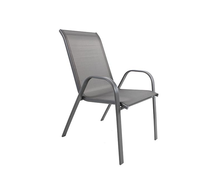 Chaises de salle à manger d'extérieur empilables en gros d'usine avec cadre en acier et accoudoirs noirs