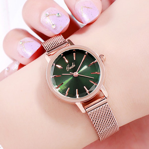 Montre pour femme Gradient Literal, petit cadran, bracelet en maille, montre pour femme tendance, simple et polyvalente - Product Image 3