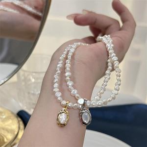 Collier et boucles d'oreilles de luxe en perles d'eau douce baroques de Zhuji Strength Supply, incrustés de nacre blanche, style tendance - Product Image 3