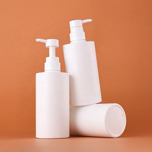 พร้อมจัดส่งขวดพลาสติกสำหรับแชมพูและเจลอาบน้ำ สีขาว HDPE <span class=keywords><strong>500</strong></span> มล. ขวดทรงแบนพร้อมหัวปั๊มโลชั่น มีตัวอย่างฟรี - Product Image 2