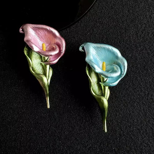 Nueva moda que cae aceite 3D flor Pin broches elegante esmalte Callalily broche Pin para mujer Accesorios - Product Image 1