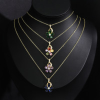 Collar con Colgante Floral Chapado en Oro CM con Circonita Multicolor Apilable para Mujer