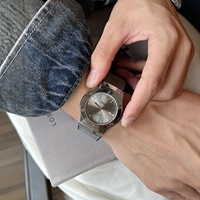 AliExpress Transfrontalier B2B Direct Usine Hengjia Montre à Quartz Étanche de Haute Qualité à Trois Aiguilles avec Boîtier en Acier Inoxydable et Bracelet en Silicone