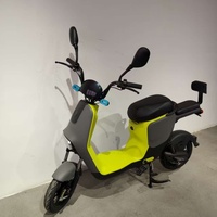 Vélo électrique de ville avec moteur sans balais 48V 350W, cadre en acier, batterie au plomb-acide, fonctionnalités électroniques, design léger