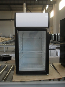 Refrigerador <span class=keywords><strong>de</strong></span> exhibición <span class=keywords><strong>de</strong></span> mostrador <span class=keywords><strong>de</strong></span> cerveza y pasteles con puerta <span class=keywords><strong>de</strong></span> vidrio <span class=keywords><strong>de</strong></span> 55L, refrigerador <span class=keywords><strong>de</strong></span> bebidas frías <span class=keywords><strong>de</strong></span> clima fresco con estuche <span class=keywords><strong>de</strong></span> alta visibilidad - Product Image 6