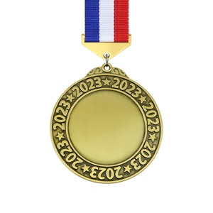 Medalla de Metal Dorada Personalizable LY Wholesale Free Laser 2023 Fiesta Souvenir Sublimable con Inserto en Blanco para el Año - Product Image 3