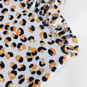 Maillot de bain une pièce pour enfants, imprimé léopard, avec bretelles et nœud mignon, pour l'été et la plage - Product Image 4