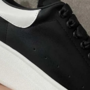 Chaussures pour hommes de haute qualité, élégantes, en cuir véritable noir, respirantes et luxueuses, avec semelle épaisse - chaussures de marche tendance pour l'extérieur - Product Image 2
