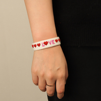 Bracelet ajustable en forme de cœur brodé, tissé à la main, pour femme, idéal pour la Saint-Valentin, les fêtes et les anniversaires