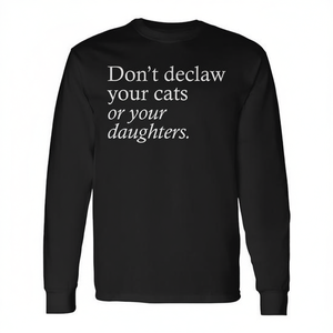 Camiseta de manga larga con gráfico feminista No traspasen a sus gatos ni a sus hijas - Product Image 2