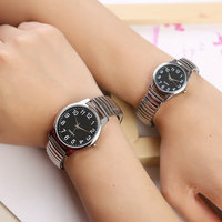 Montre à quartz argentée pour homme et femme, bracelet élastique, montre mécanique de couple, grand cadran numérique