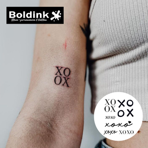 รอยสักชั่วคราวแบบกันน้ำ Boldink Black XOXO Hugs Kisses ลายอาร์ตแขนและลำตัว ติดทนนาน <span class=keywords><strong>2</strong></span> สัปดาห์  หมึกจากัว  แบบกึ่งถาวร - Product Image 3