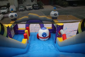 LilyToys - Pista de Obstáculos Inflable Grande Personalizada con Diseño de Astronauta Espacial, con Tobogán, <span class=keywords><strong>para</strong></span> Fiestas al Aire Libre y Parques de Diversiones Infantiles - Product Image 4