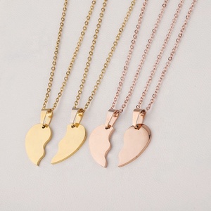 In Acciaio Inox personalizzata Splicing Mezzo Rotto Cuore Pendent Inciso Collana Per Un Amico O di Una Coppia Amante - Product Image 1