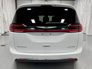 ราคาขายส่งที่ดีที่สุดสำหรับรถมินิแวน Pacifica Limited 4 ประตู เบาะหนัง ขับเคลื่อนล้อหน้า ระบบควบคุมความเร็วอัตโนมัติ ภายในสีเข้ม เกียร์อัตโนมัติ รถมือสองสำหรับขาย - Product Image 2
