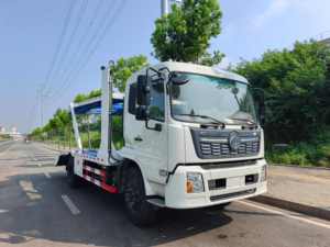Camion de transport de voitures à double étage Dongfeng 4x2, capacité de 4 voitures par trajet, pour le transport de véhicules et le sauvetage routier - Product Image 3