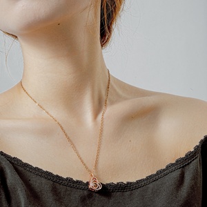 [Rame] collana di proiezione cuore in oro rosa personalizzata | Design a doppio cuore con foto all'interno | Romantico regalo di gioielli personalizzato - Product Image 2