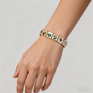 Pulsera de Eslabones Modulares Chapada en Oro con Dijes Gráficos Audaces Estilo Tatuaje Clásico Italiano para Joyería Urbana Atrevida - Product Image 4