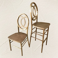 Types de chaises de mariage : Chaise Camille en bois massif