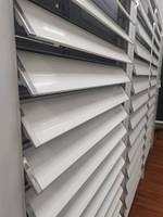 Produits pare-soleil extérieurs modernes installés volets externes en aluminium pour fenêtre prix d'auvent mécanique en métal
