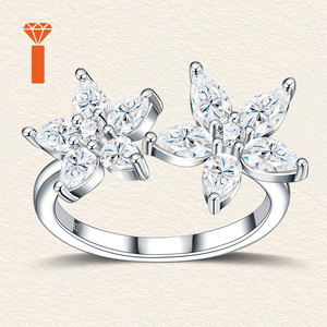 Anello Unico Fatto a Mano con Fiore in Moissanite, Argento S925, Leggermente Diverso, Perfetto per Chi Ama Gioielli Unici - Product Image 5