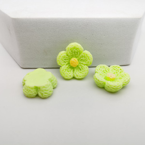 Dessin animé mignon <span class=keywords><strong>laine</strong></span> fleur Flatback résine breloques Cabochon pour Slime remplissage maison de poupée <span class=keywords><strong>bricolage</strong></span> artisanat coque de téléphone réfrigérateur enfants pince <span class=keywords><strong>à</strong></span> cheveux - Product Image 5