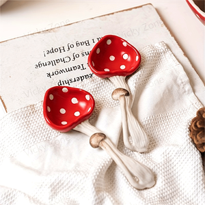 Juego de platos de cerámica de setas de lunares rojos y blancos vibrantes con cuchara Juego de vajilla de cuencos y platos para uso de comidas - Product Image 6