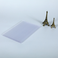 Panneaux de toit de serre transparents Protection UV Polycarbonate Transparente PC Feuille creuse à double paroi