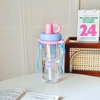 Schattige Kleurrijke Draagbare Plastic Drinkwaren Met Embedded Stro Nieuw Ontwerp Groothandel Bekers Voor Jongens En Meisjes