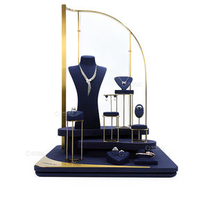 Présentoir de Luxe Personnalisé pour Bijoux en Métal – Support de Rangement pour Bagues, Boucles d'Oreilles et Colliers – Buste de Présentation de Bijoux - Product Image 2