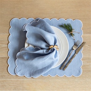 Serviettes en coton lin à double couche faites à la main Vaisselle de mariage haut de gamme brodée de pétoncles modernes lavable pour le mariage - Product Image 1