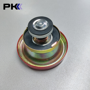 Massey Ferguson Tractor radiador tanque cubierta 1874445M94 ajuste MF 30H 40E 50E 230 231 250 255 550 590 piezas de automóviles al por mayor - Product Image 3