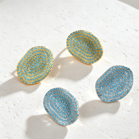 Boucles d'oreilles clous ovales texturées en micro-pavé de turquoise et zircon cubique, plaquées or 18 carats et argent, style géométrique classique, par CustomJewelry