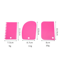 Jeu de 3 grattoirs à gâteaux en plastique Coupe-pâte à pâtisserie Dentelé Glaçage Lisse Crème au beurre Peigne de décoration DIY Fondant Outil de cuisson