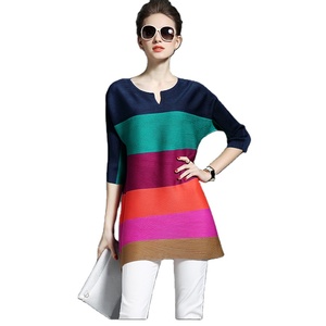 De moda versátil gran stripe T camisa base blusa <span class=keywords><strong>Issey</strong></span> <span class=keywords><strong>Miyake</strong></span> pliegues <span class=keywords><strong>vestido</strong></span> de camisa t - Product Image 1