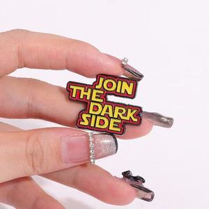 Pins Metálicos con Palabras, Lindos Pins Esmaltados con Tu <span class=keywords><strong>Nombre</strong></span>, Insignias Promocionales <span class=keywords><strong>de</strong></span> Metal, Regalos <span class=keywords><strong>de</strong></span> Recuerdo, en Stock - Product Image 2