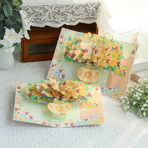 Biglietto d'<span class=keywords><strong>Auguri</strong></span> 3D Pop-up con Fiori, Elegante Cartolina Artigianale con Design di Vaso di Fiori Vivaci, Ideale <span class=keywords><strong>per</strong></span> <span class=keywords><strong>Auguri</strong></span> di <span class=keywords><strong>Compleanno</strong></span> e Festa della Mamma - Product Image 3