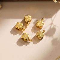 Mini Pendentif Fleur Charmant en Acier Inoxydable Plaqué Or PVD 18K, Anti-ternissement, avec Trou, Vente en Gros pour Fabrication de Bijoux