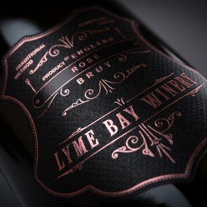 Tùy chỉnh sang trọng 3D véc ni in ấn chai rượu vang bao bì nhãn vàng lớn lên lá dập kết cấu dập nổi Vinyl Nhãn dán nhãn - Product Image 3