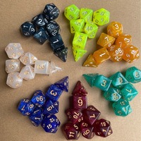 Ensemble de dés en acrylique à paillettes bicolores RPG personnalisé de 7 pièces, jeu de dés polyédriques sculptés pour plateau et jeu numérique pour groupe de jeu polyvalent