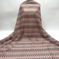 Top vente fil teint Jacquard tricot tissu évider Crochet tissu multicolore tissu pour les femmes robe d'été